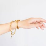 How to choose the perfect gold bracelet for your style